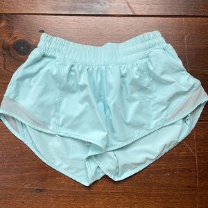 Lululemon/ Hottyhot short/ Light blue/ size 4